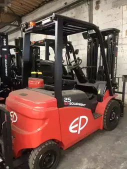 Electric - 4 wheels 2024  EP Equipment EFL253-B (2)