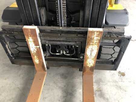 Treibgasstapler 2014  Yale GLP25VX (12)