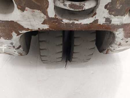 Carrelli elettrici 4 ruote 2014  Unicarriers AG1N1L16T (16)