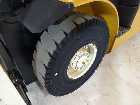 LPG heftrucks 2015  Yale GLP25VX (12)
