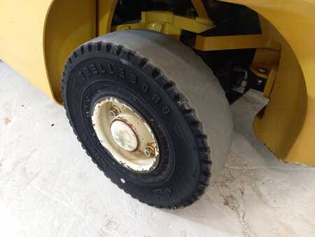 LPG heftrucks 2015  Yale GLP25VX (13)