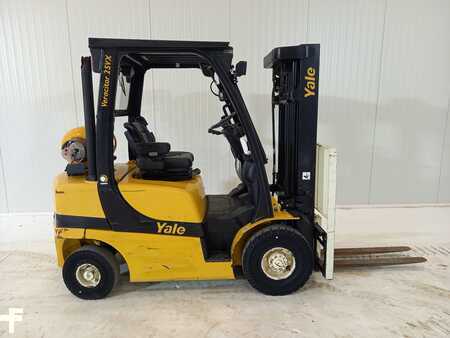 LPG heftrucks 2015  Yale GLP25VX (4)