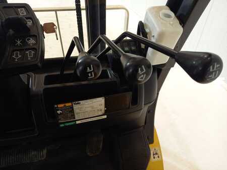 LPG heftrucks 2015  Yale GLP25VX (7)