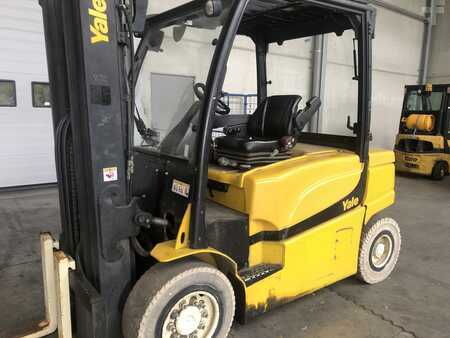 Electric - 4 wheels 2013  Yale ERP40VM (1)