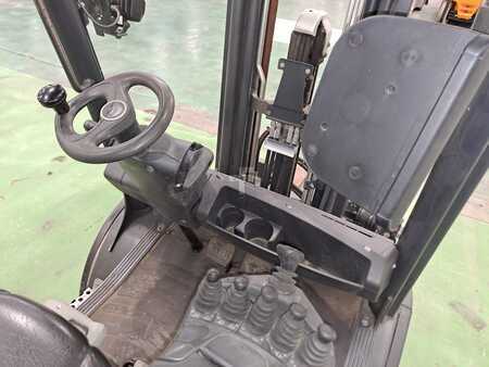 Treibgasstapler 2019  Linde H25T-02 (5)