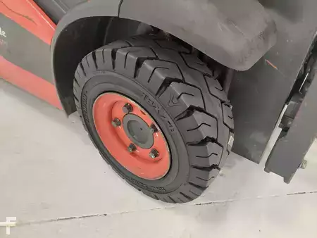 Carretilla elevadora GLP 2016  Linde H16T-01 (13)