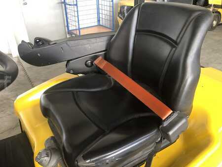 Chariots électriques à 4 roues 2015  Yale ERP25VL (4)