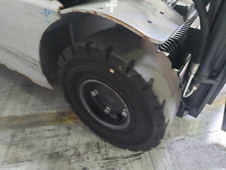 Nestekaasutrukki 2018  Still RX 70-16T (15)