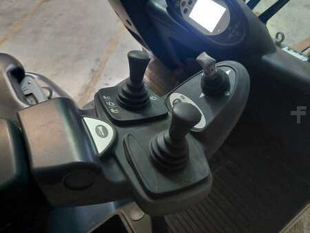 Nestekaasutrukki 2018  Still RX 70-16T (7)