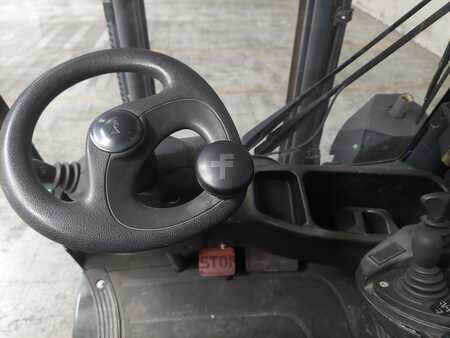 Dieselstapler 2009  Linde H14D (9)