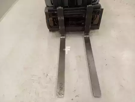 Chariots électriques à 4 roues 2015  Still RX 20-16 (6)