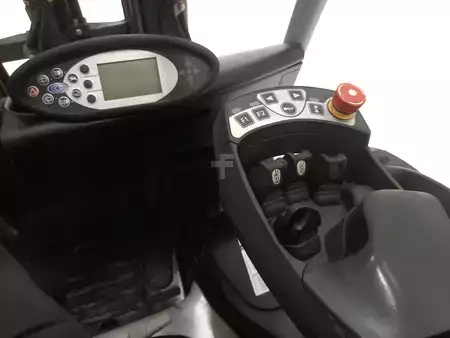 Chariots électriques à 4 roues 2015  Still RX 20-16 (8)