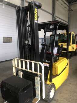 Chariots électriques à 4 roues 2015  Yale ERP20VT (3)