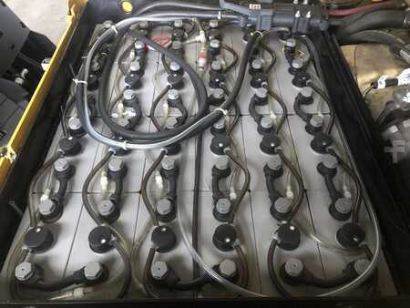 Chariots électriques à 4 roues 2015  Yale ERP20VT (9)