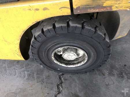 Carrelli elevatori GPL 2016  Yale GLP30VX (11)