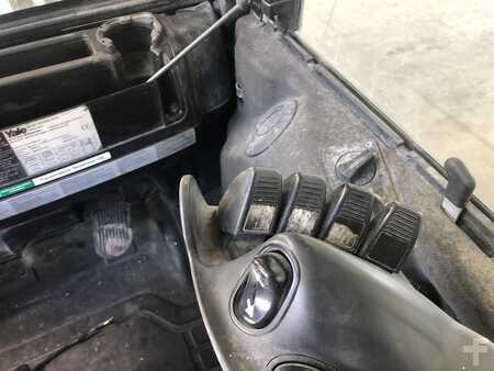 Diesel heftrucks 2017  Yale GDP30VX (6)