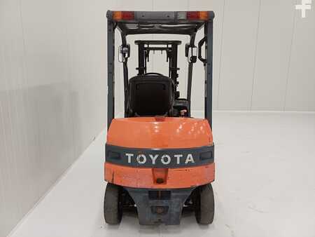 Chariots électriques à 4 roues 2008  Toyota 7FB15 (5)