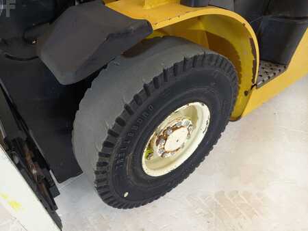 LPG heftrucks 2015  Yale GLP25VX (12)