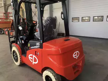 Elektromos 4 kerekű 2025  EP Equipment EFL353 (2)