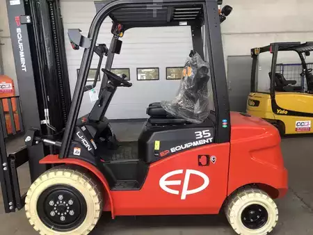 Elektromos 4 kerekű 2025  EP Equipment EFL353 (3)