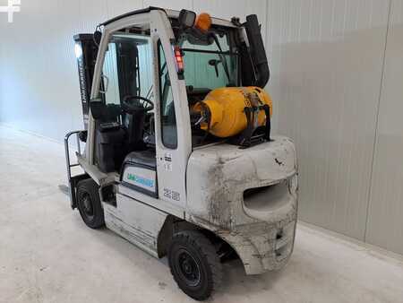 Nestekaasutrukki 2014  Unicarriers U1D2A25LQ (17)