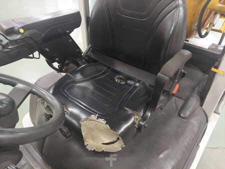 Nestekaasutrukki 2014  Unicarriers U1D2A25LQ (5)
