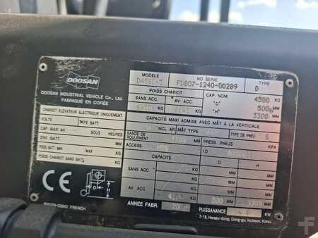 Empilhador diesel 2012  Doosan D45SC-5 (12)