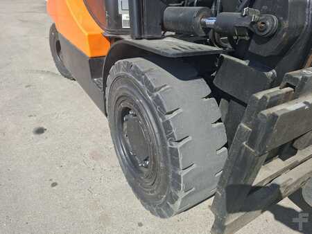 Empilhador diesel 2012  Doosan D45SC-5 (14)