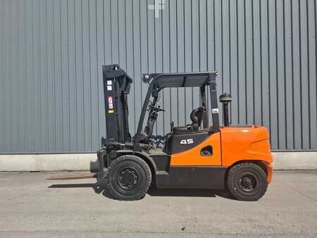 Empilhador diesel 2012  Doosan D45SC-5 (3)