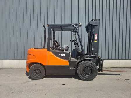 Empilhador diesel 2012  Doosan D45SC-5 (4)