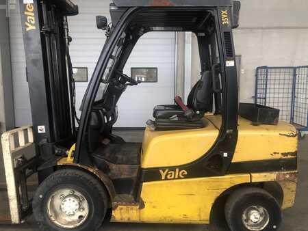 Chariots élévateurs diesel 2013  Yale GDP35VX (2)