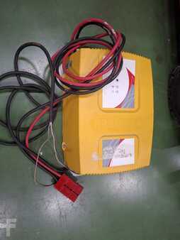 Carrelli elettrici 4 ruote 2009  BT C3E150R (15)