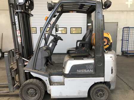 Empilhador a gás 2012  Nissan P1D1A18LQ (3)