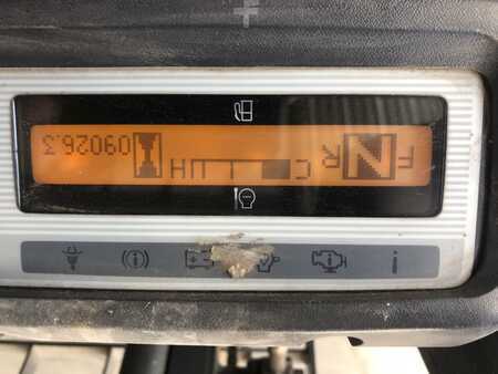 Empilhador a gás 2012  Nissan P1D1A18LQ (8)