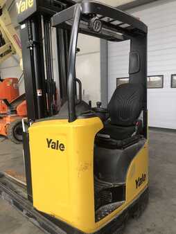 Chariots à mât rétractable 2017  Yale MR25 (2)
