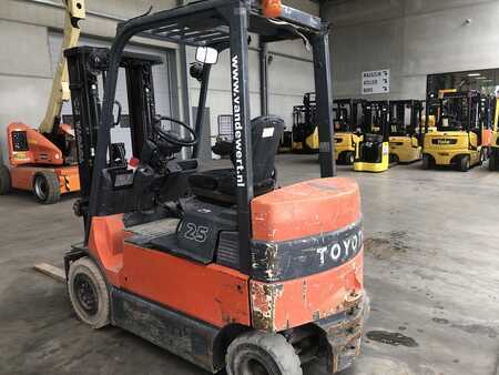 Elektro čtyřkolový VZV 2005  Toyota 7FBMF25 (3)