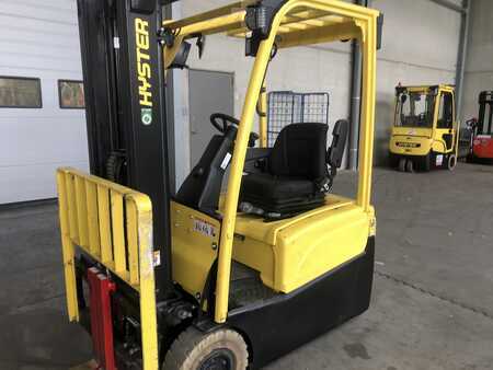 Elektryczne 4-kołowe 2018  Hyster J1.5XNT (1)