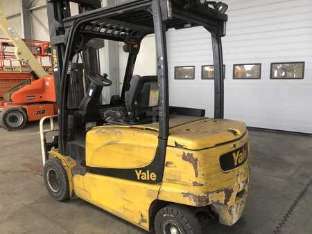 Chariots électriques à 4 roues 2017  Yale ERP35VL (3)