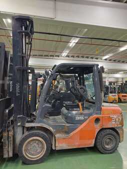Diesel heftrucks 2008  Toyota 52-8FDJF35 (1)