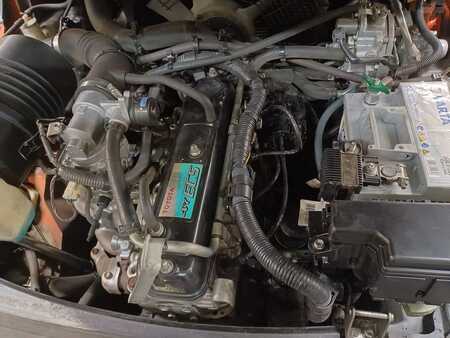 Gázüzemű targoncák 2011  Toyota 02-8FGF30 (11)