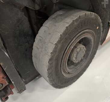 Gázüzemű targoncák 2010  Toyota 02-8FGF25 (14)