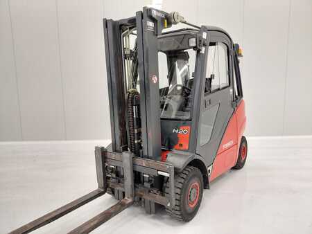 Treibgasstapler 2006  Linde H20T (1)