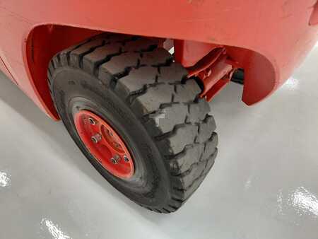 Treibgasstapler 2006  Linde H20T (16)