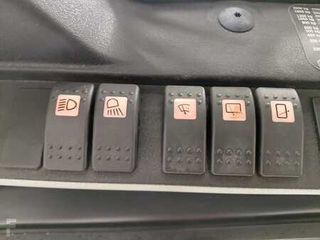 Treibgasstapler 2006  Linde H20T (9)