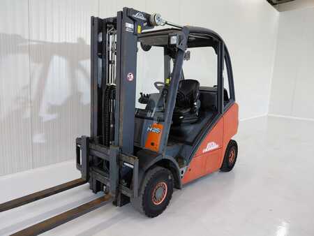 Carrelli elevatori GPL 2005  Linde H25T (1)