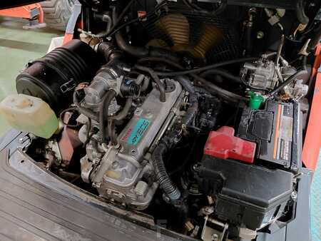 Gázüzemű targoncák 2015  Toyota 02-8FGF18 (12)