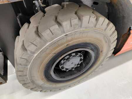 Gázüzemű targoncák 2015  Toyota 02-8FGF18 (15)