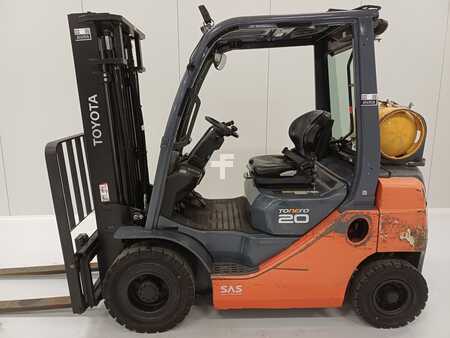 Wózki gazowe 2016  Toyota 02-8FGF20 (2)