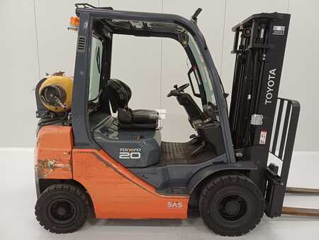 Wózki gazowe 2016  Toyota 02-8FGF20 (3)