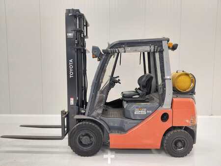 Gasoltruck 2014  Toyota 02-8FGF25 (3)